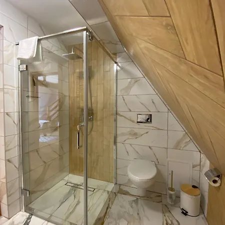 Pod Ostryszem 아파트